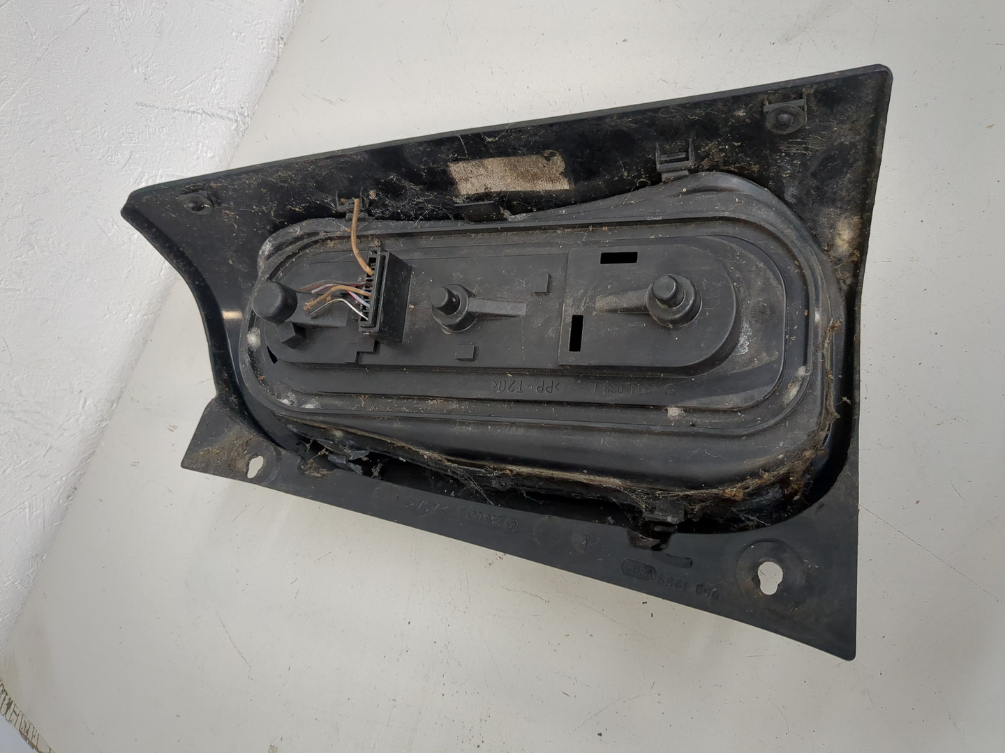 Фонарь задний левый