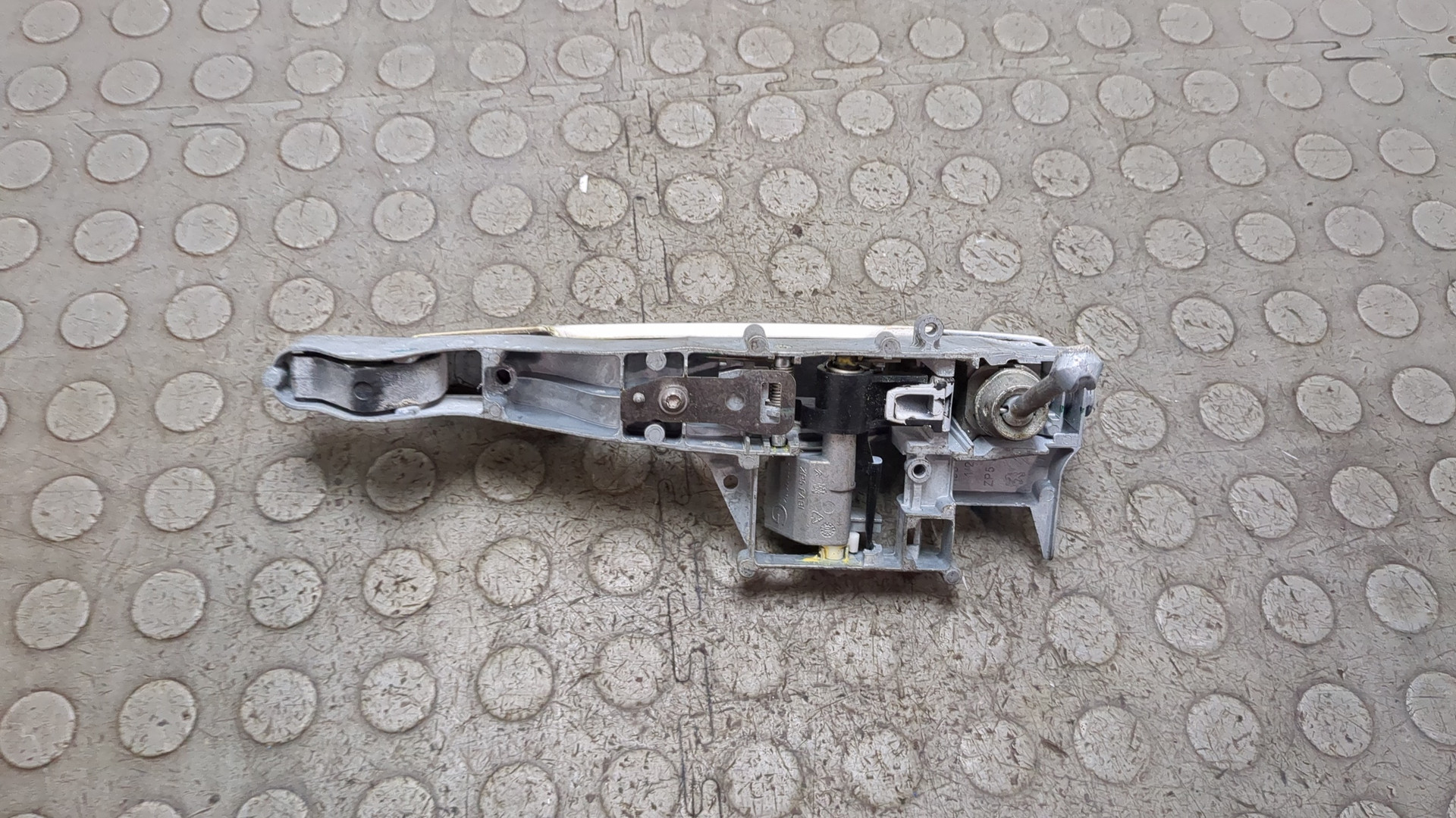 Ручка двери наружная