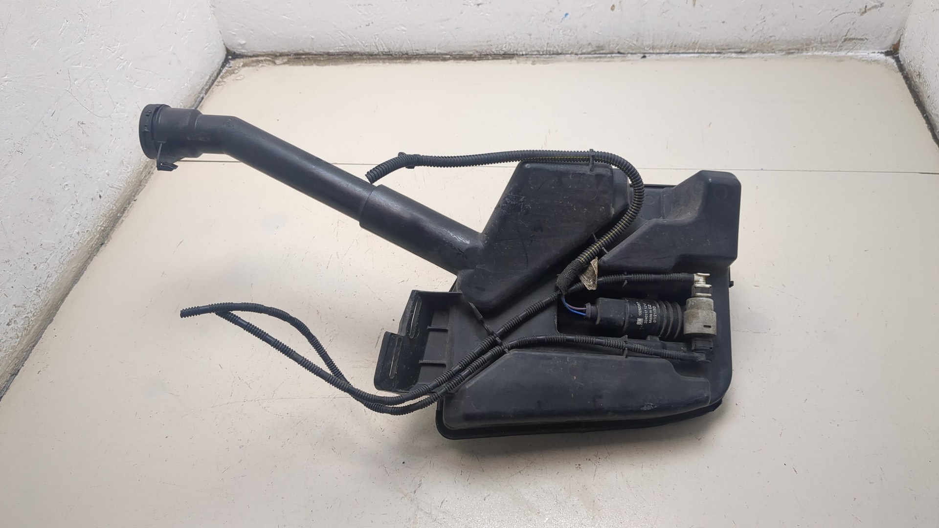 Бачок омывателя лобового стекла