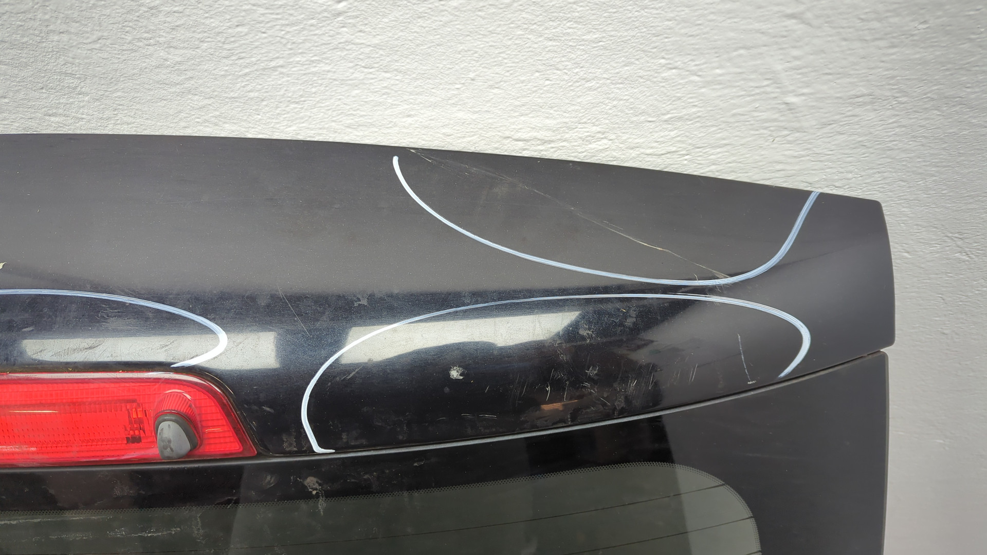 Дверь багажника