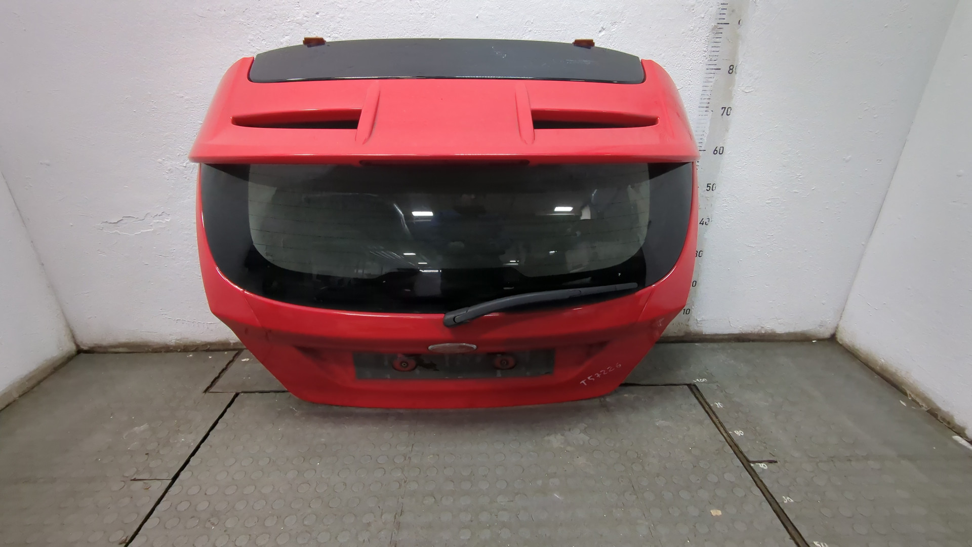 Дверь багажника