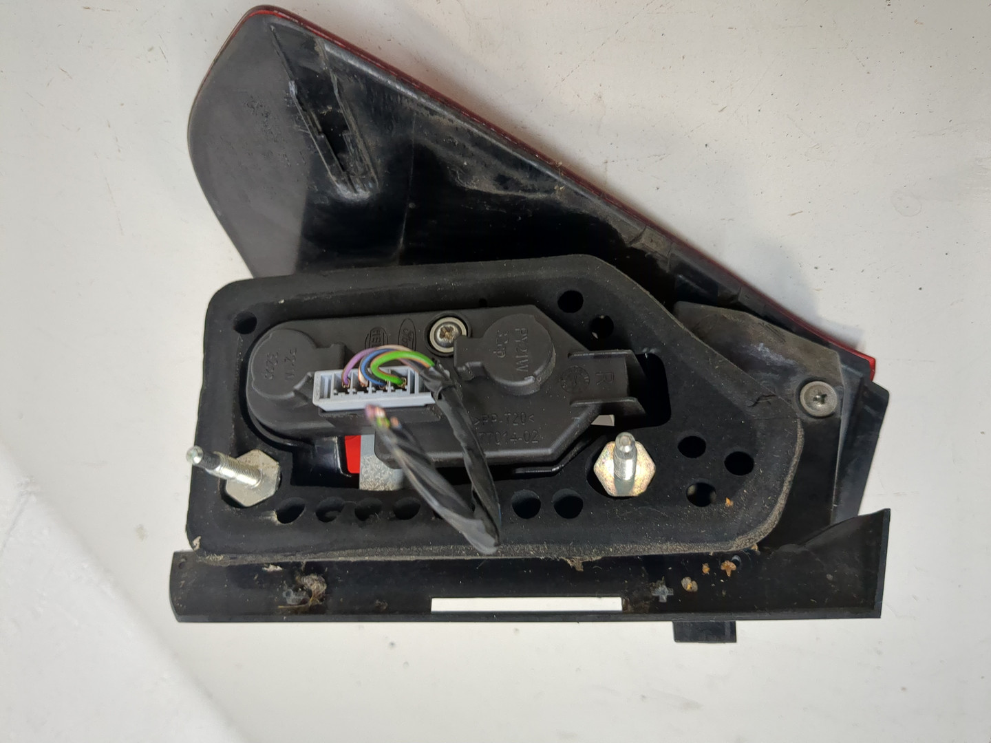 Фонарь задний правый