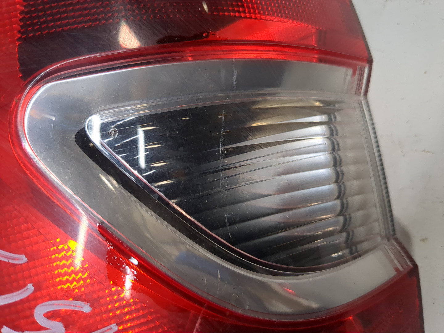 Фонарь задний правый