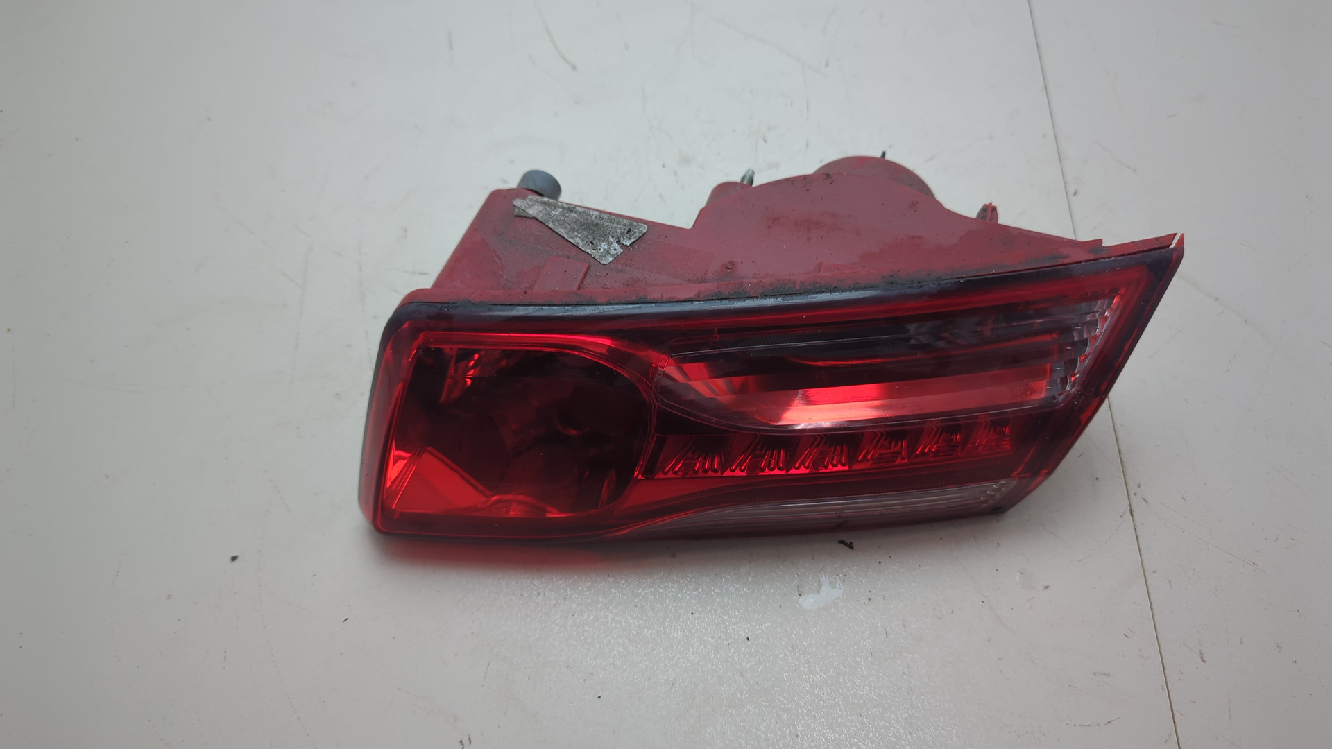 Фонарь задний внутренний правый