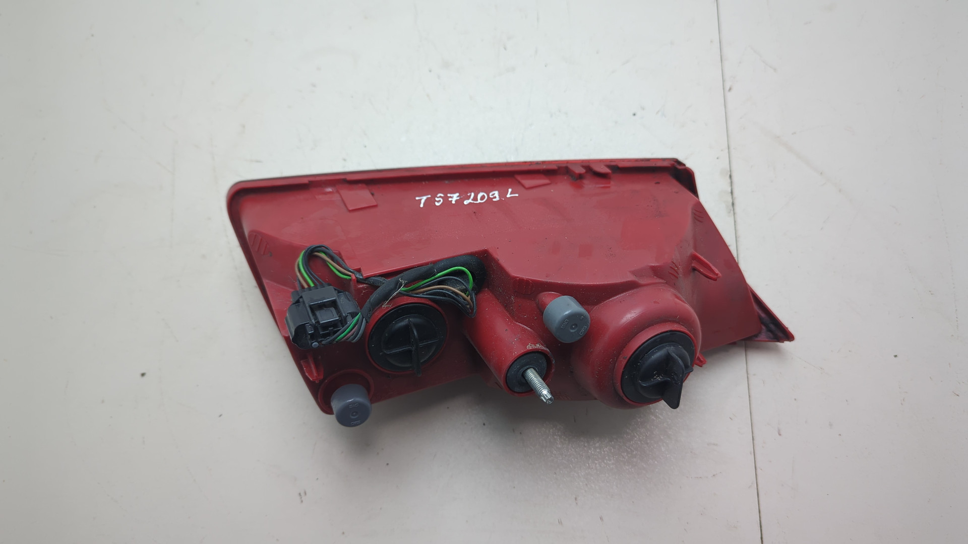 Фонарь задний внутренний правый