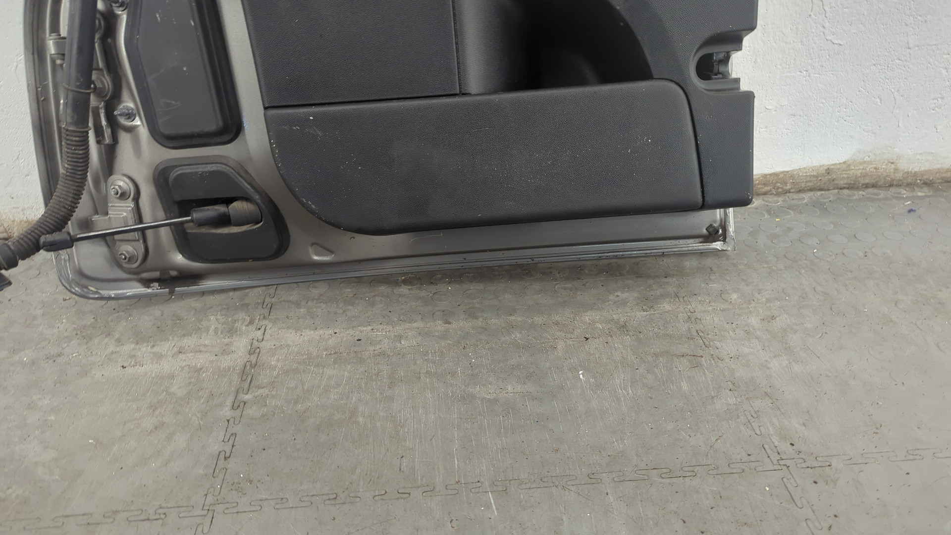 Дверь багажника