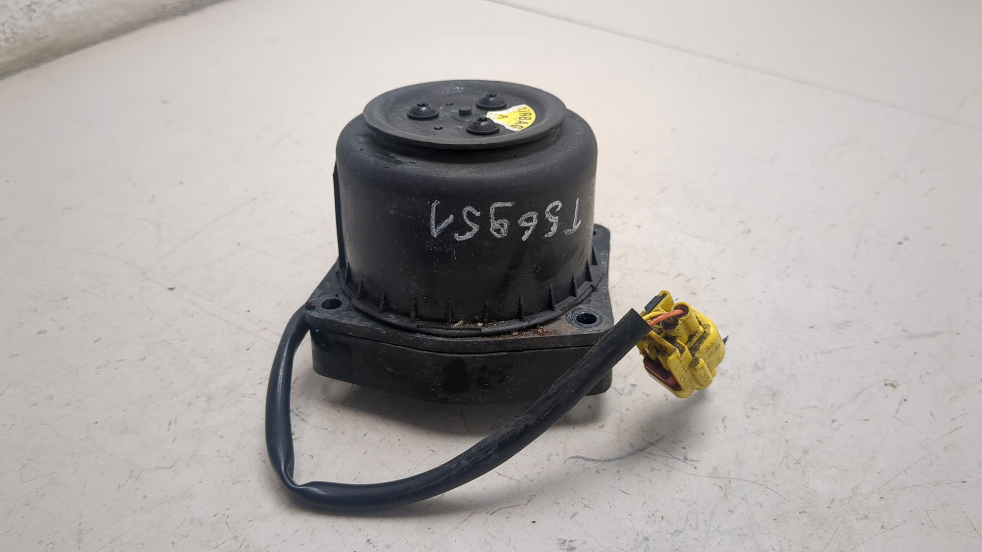 Подушка безопасности пассажирская (в торпедо)