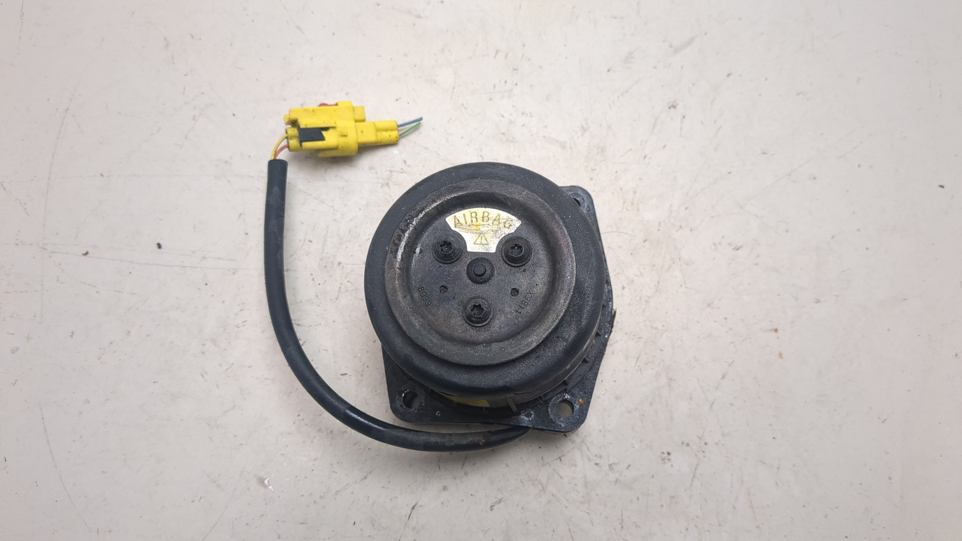 Подушка безопасности пассажирская (в торпедо)