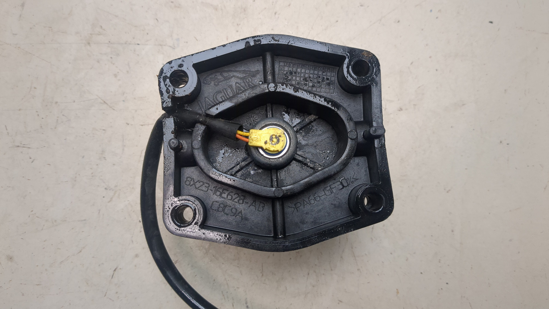 Подушка безопасности пассажирская (в торпедо)