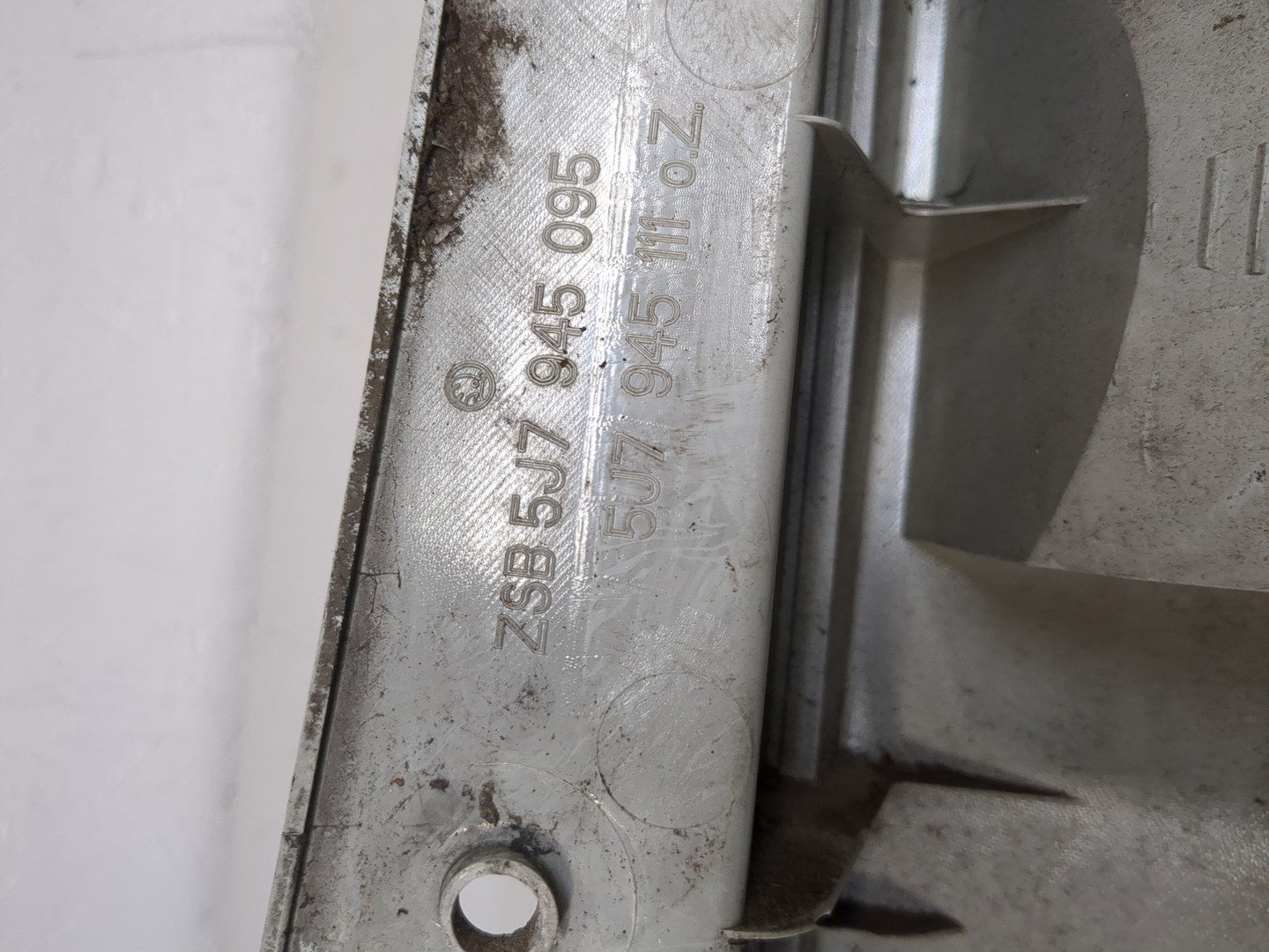 Фонарь задний левый