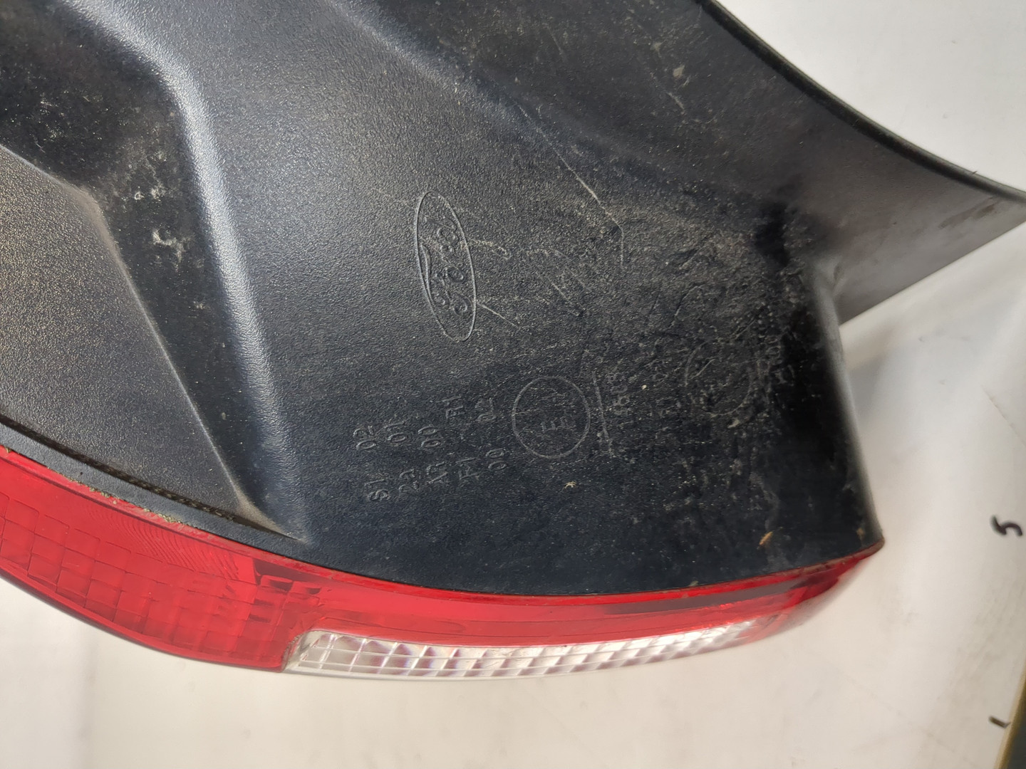 Фонарь задний правый