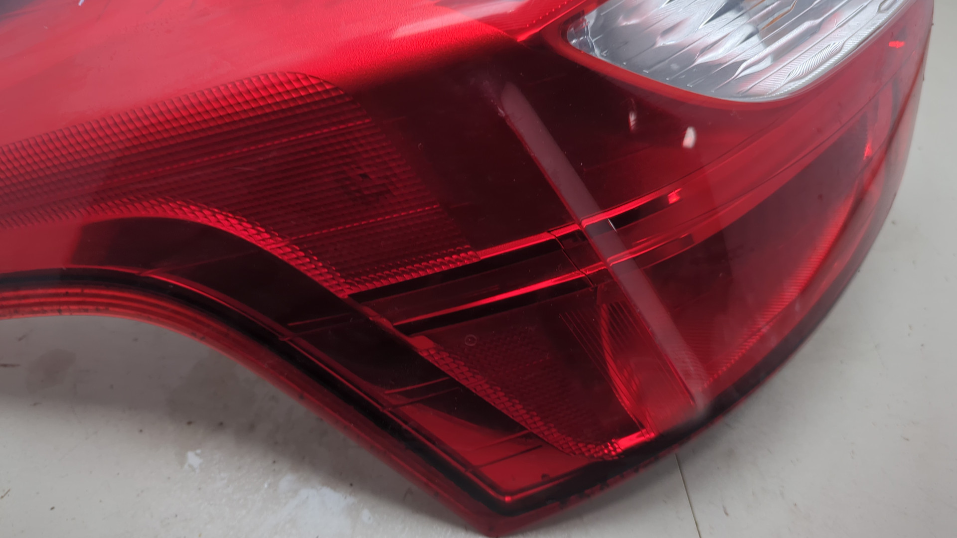 Фонарь задний левый