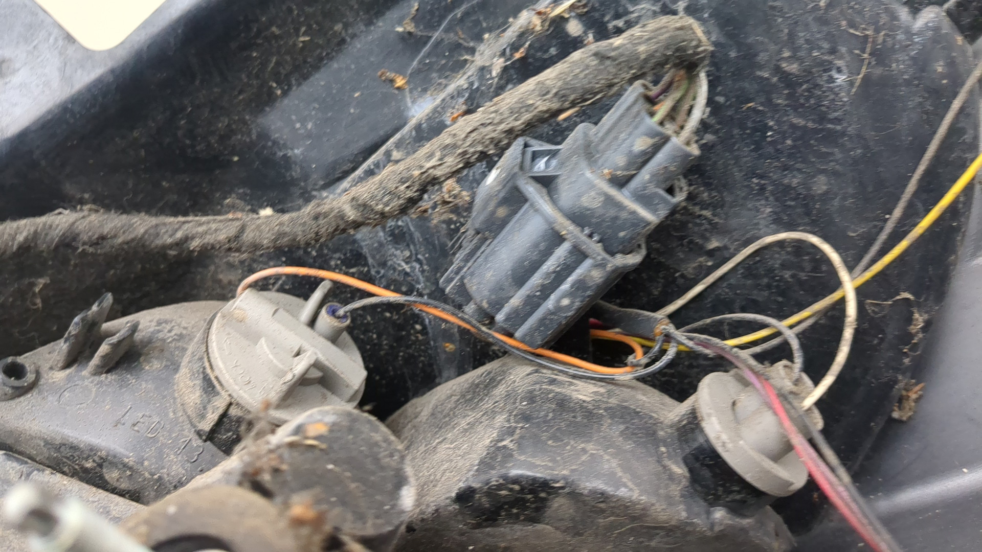 Фонарь задний левый