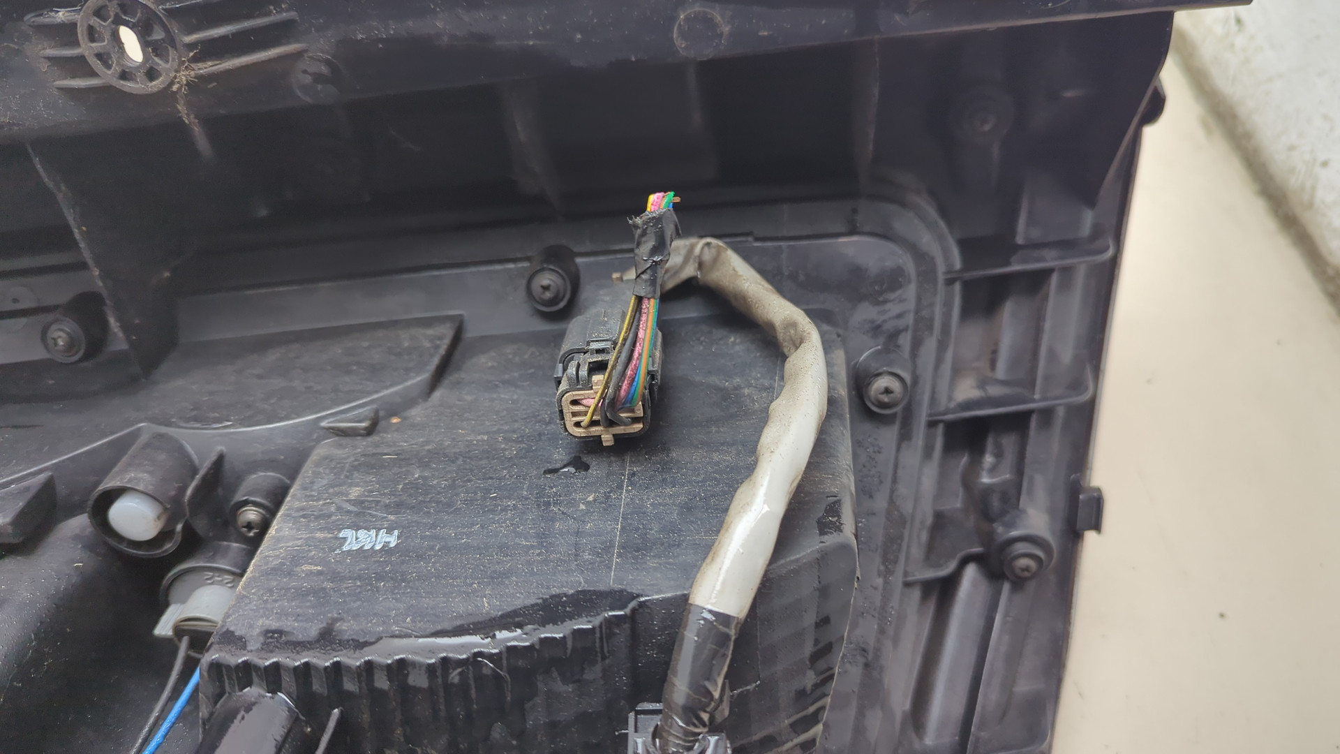 Фонарь задний правый