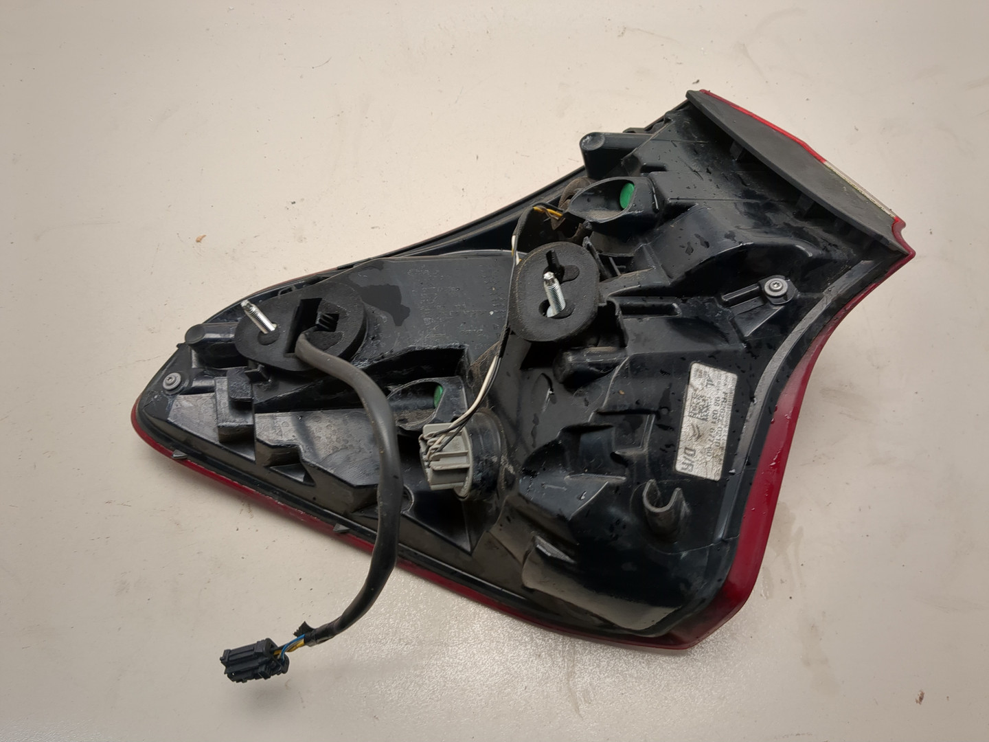 Фонарь задний правый