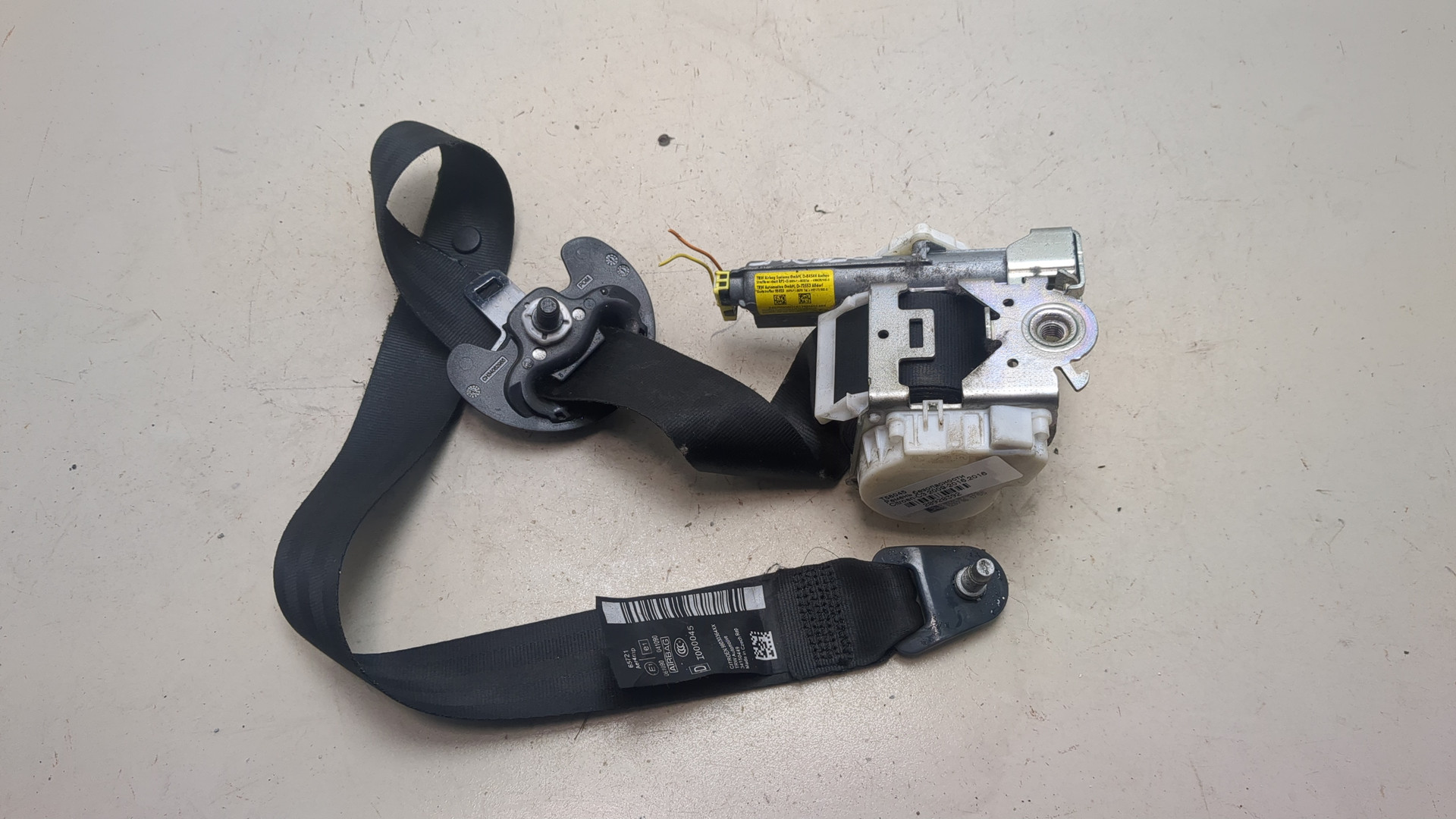 Ремень безопасности