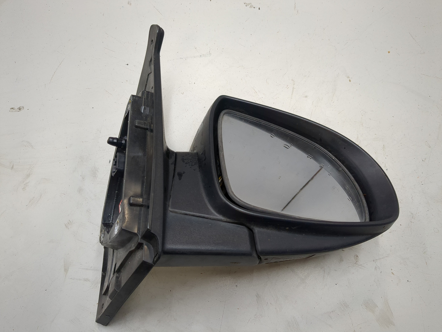 Зеркало правое электрическое