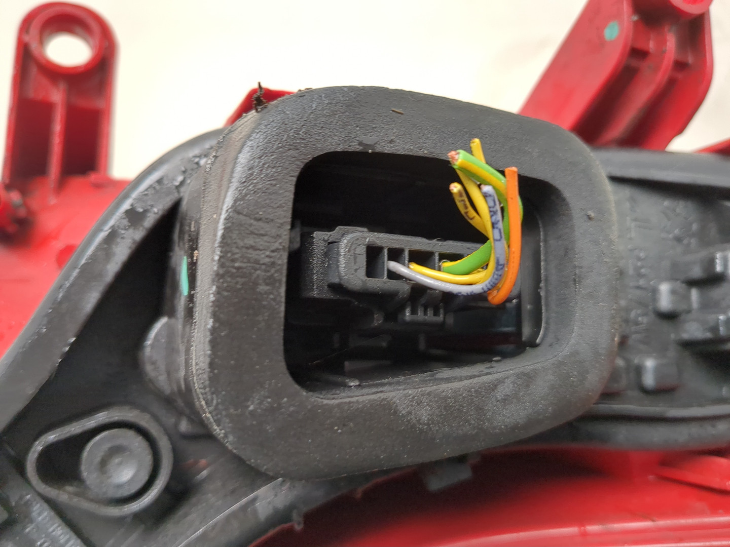 Фонарь задний левый