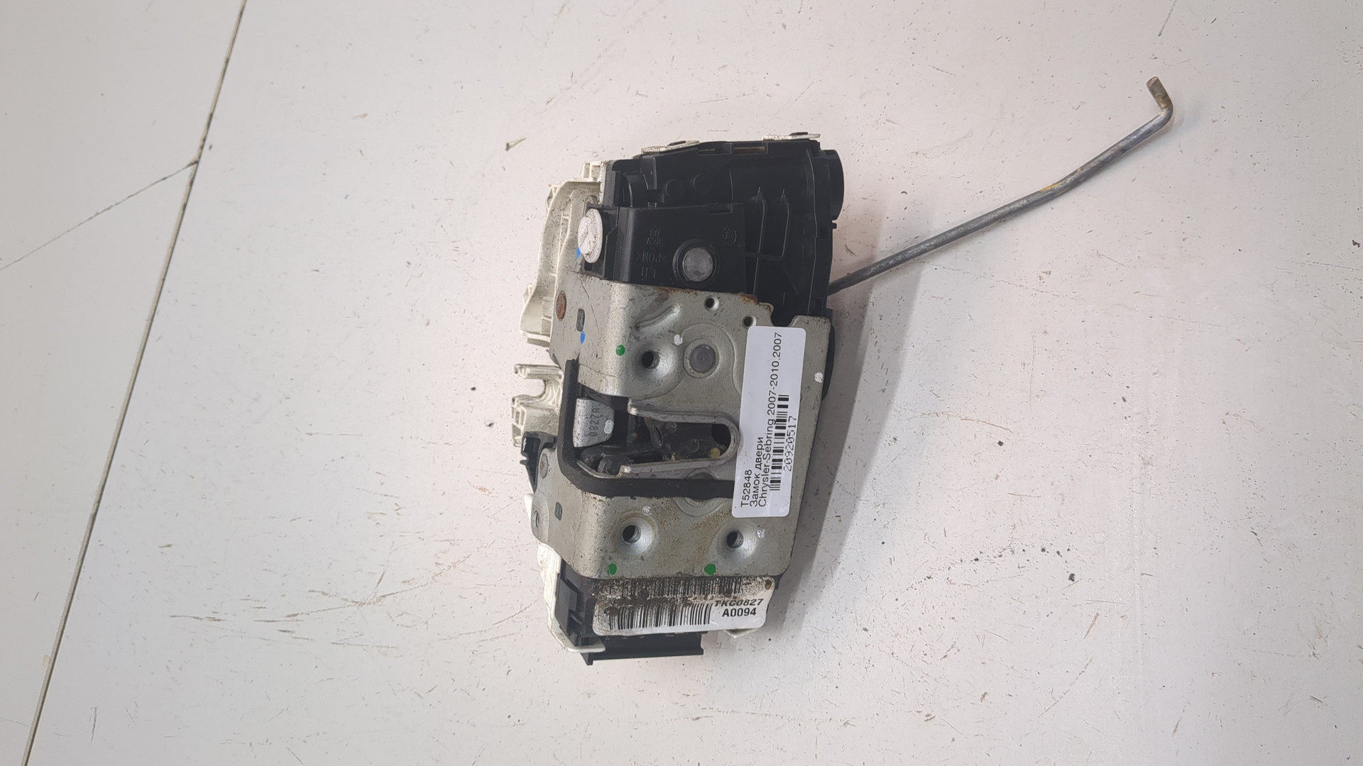 Замок двери задней левой