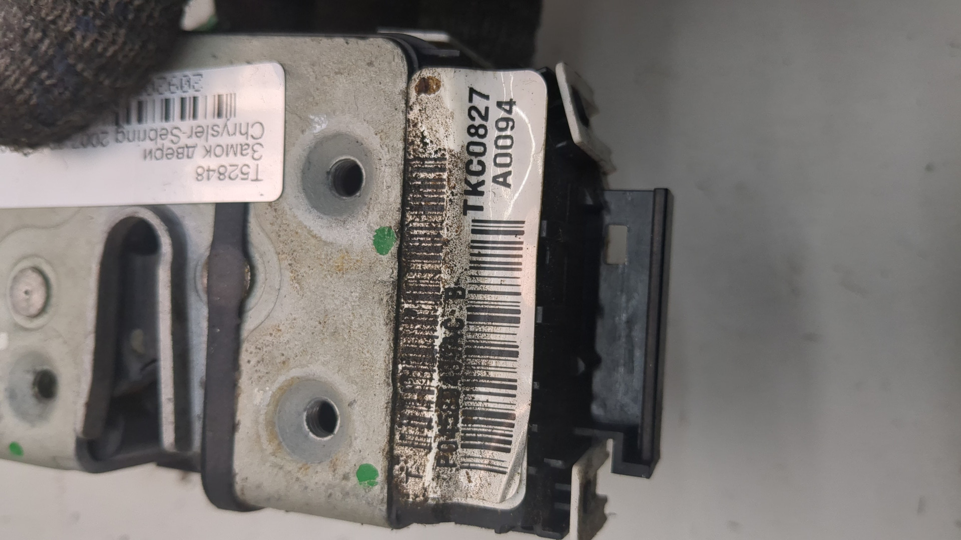 Замок двери задней левой