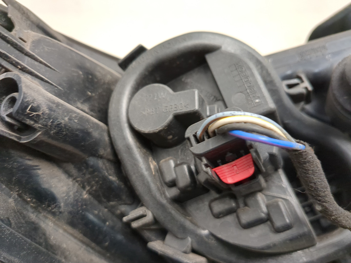 Фонарь задний правый