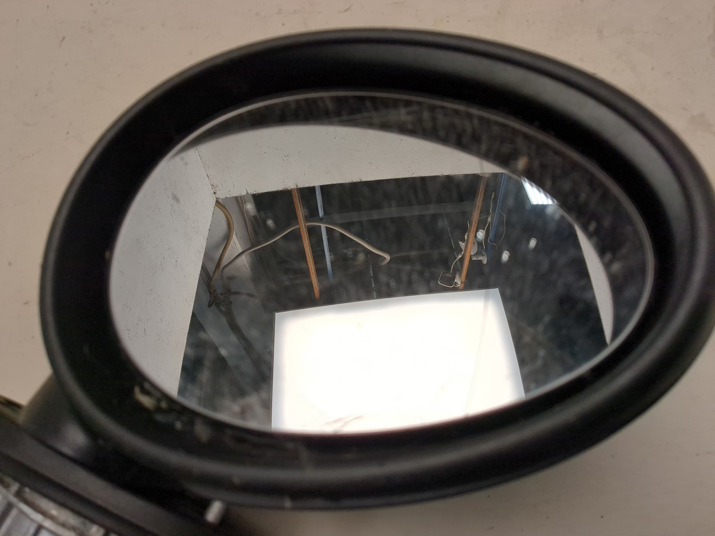 Зеркало правое электрическое