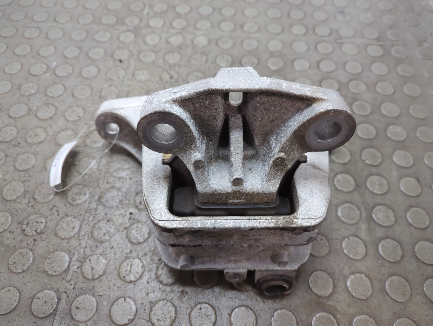 Опора двигателя