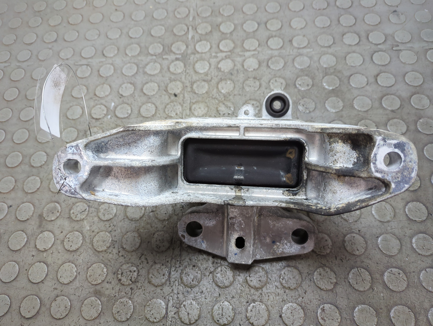 Опора двигателя