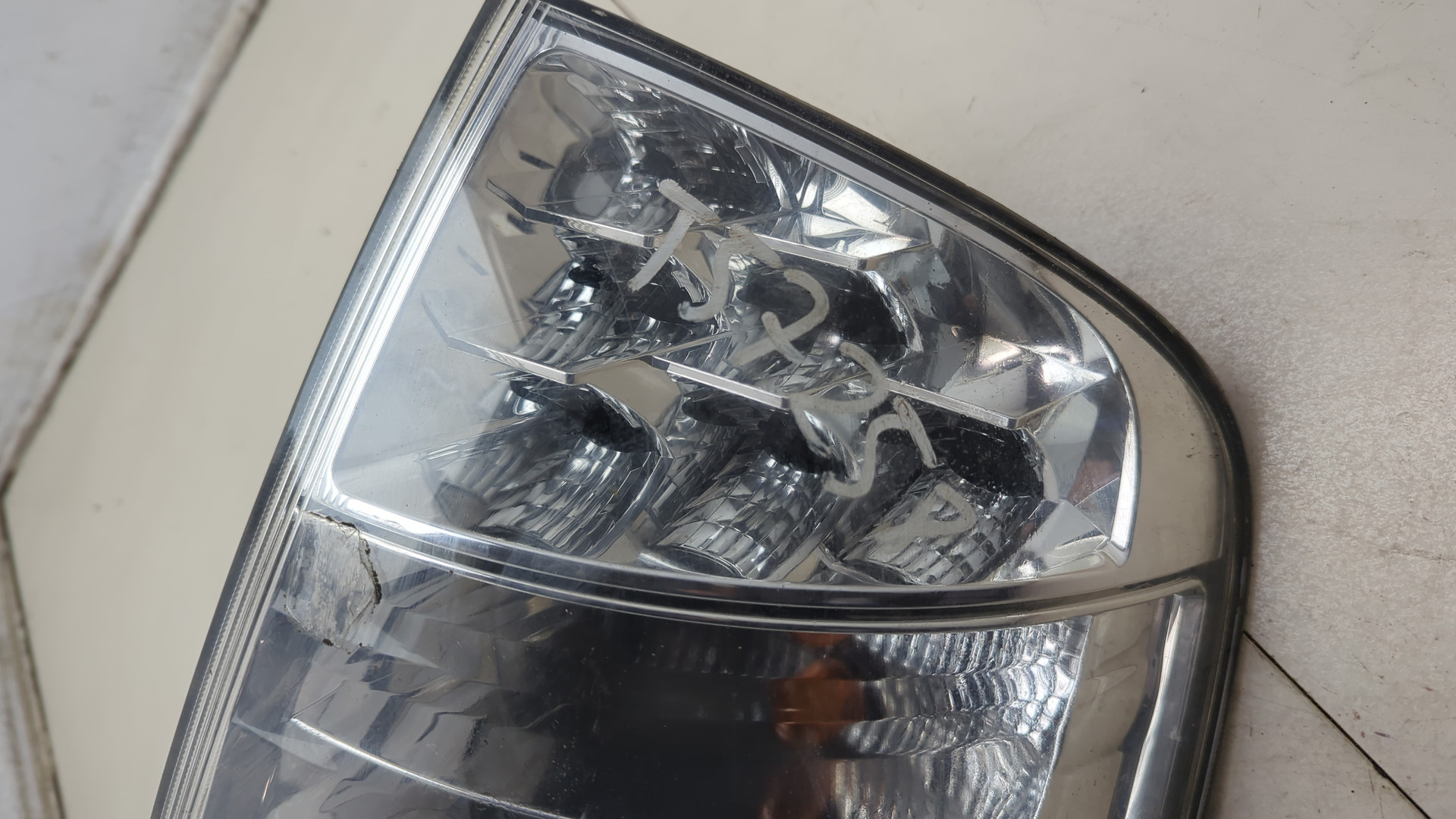 Фонарь задний правый