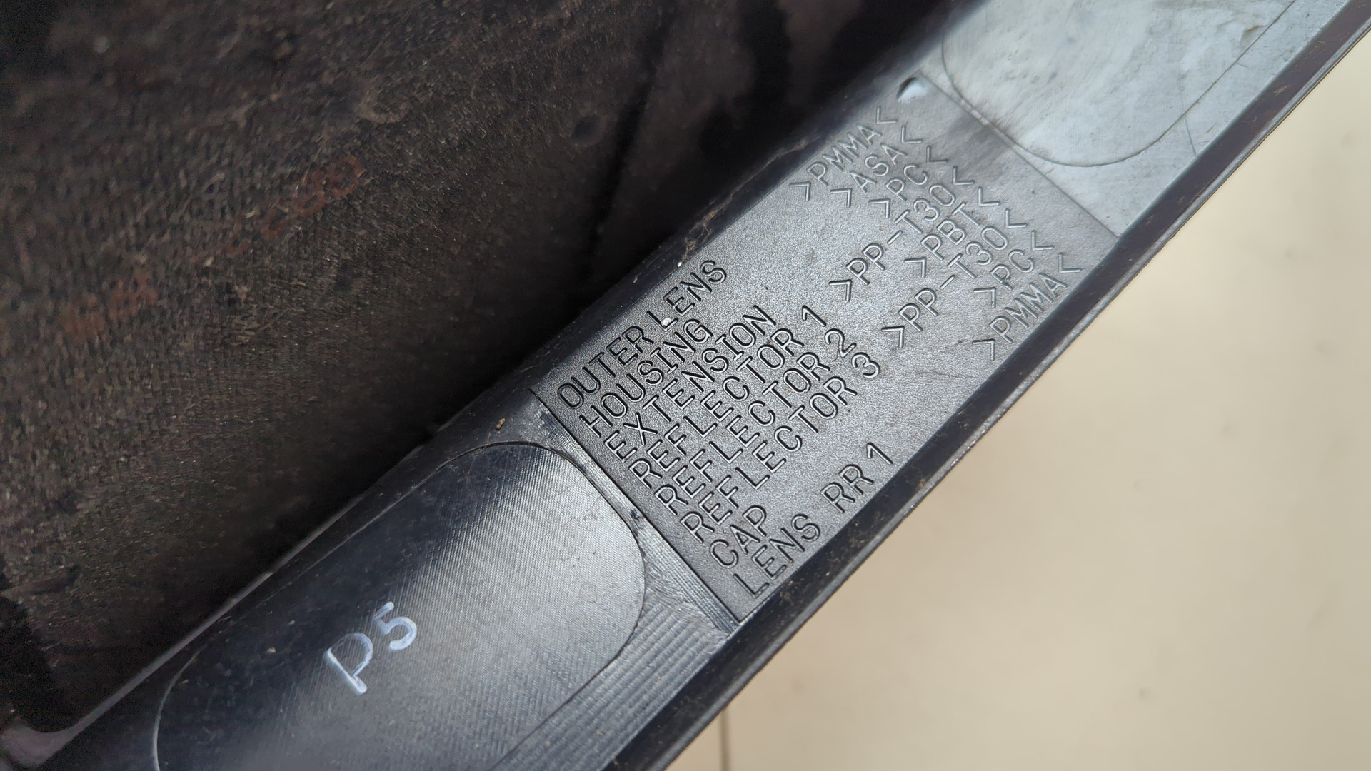 Фонарь задний правый