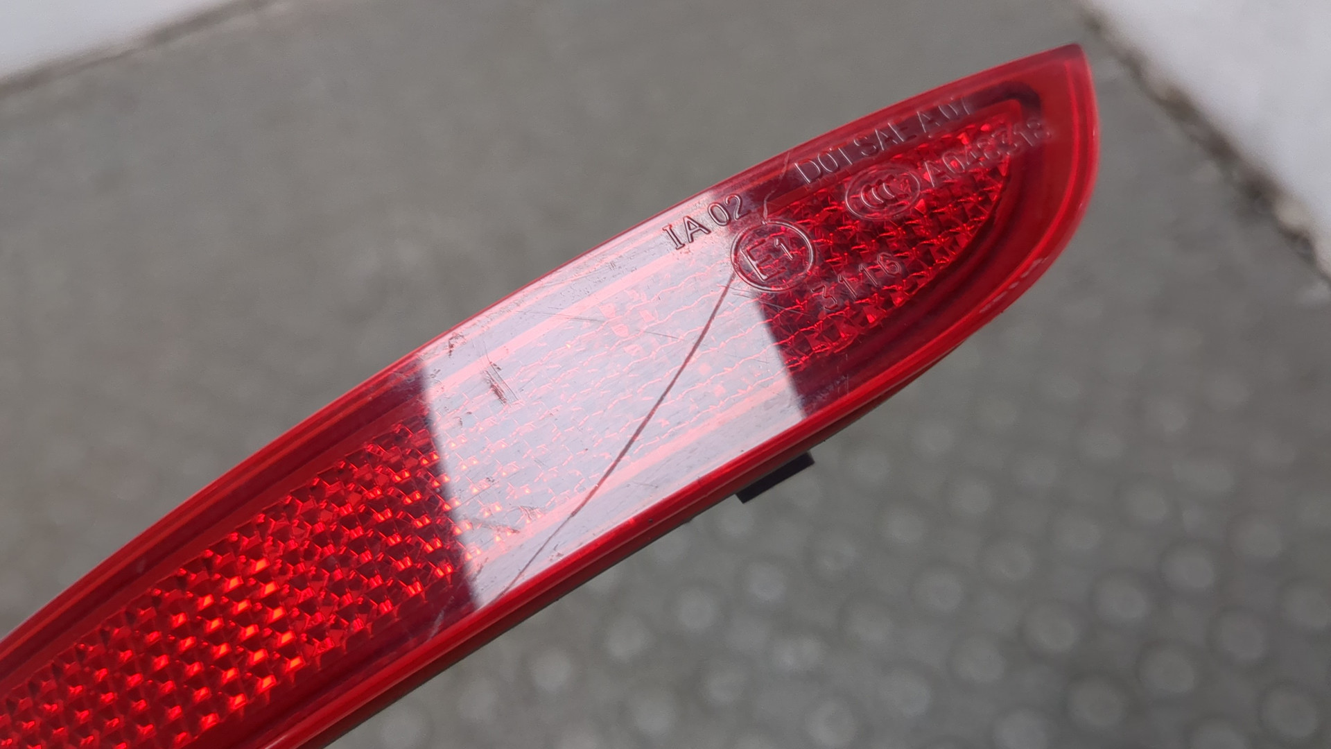 Отражатель в бампер задний правый