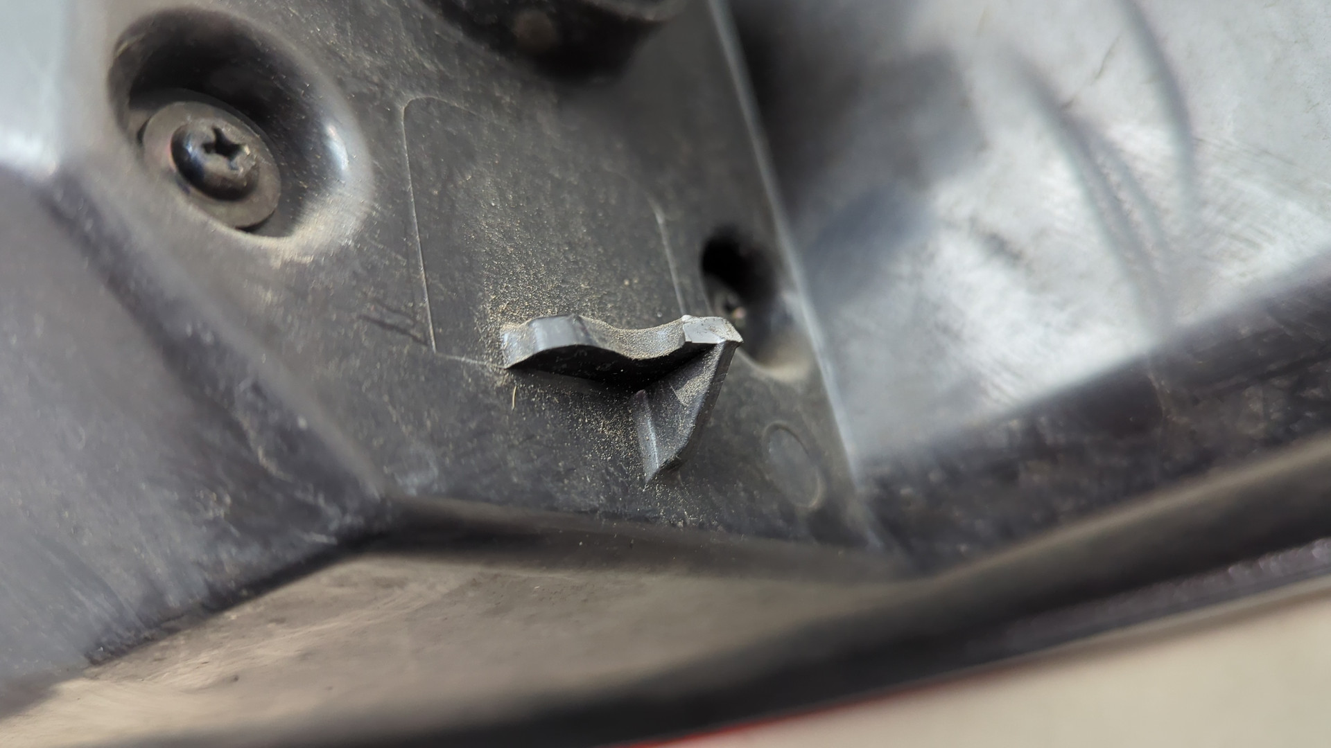 Фонарь задний левый