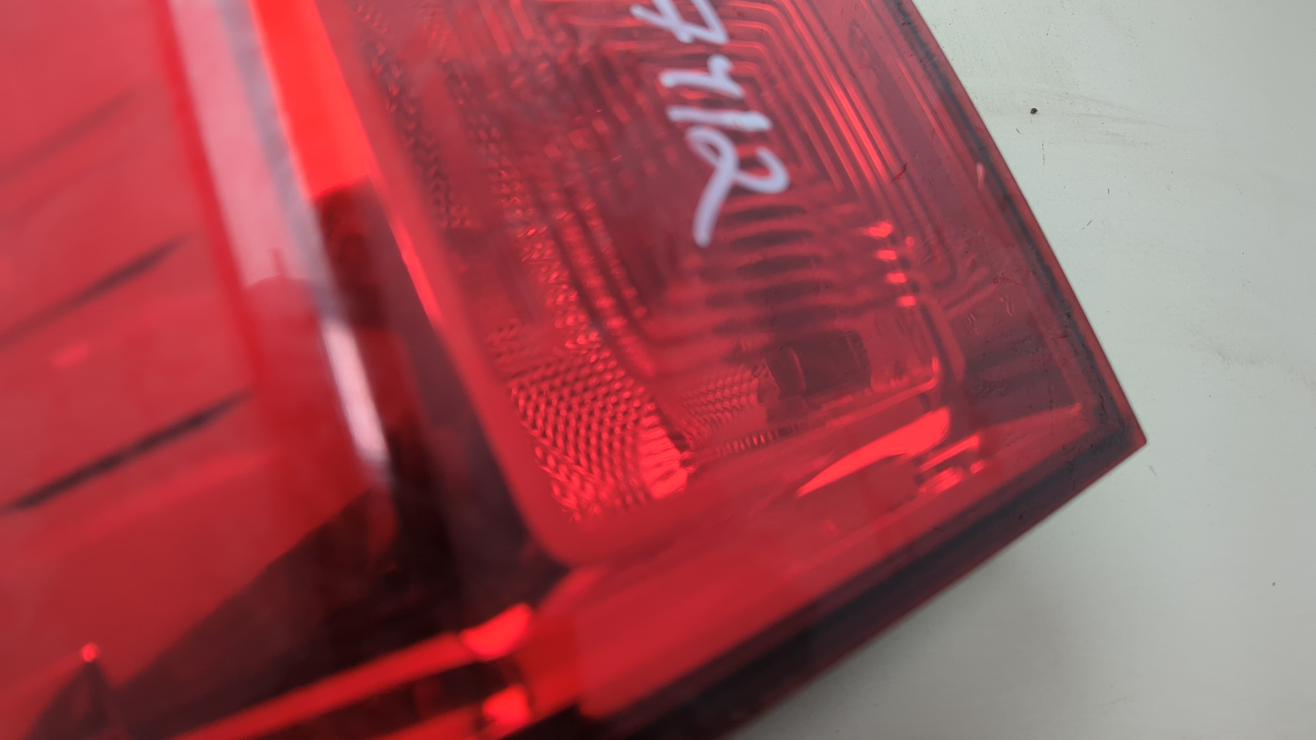 Фонарь задний левый