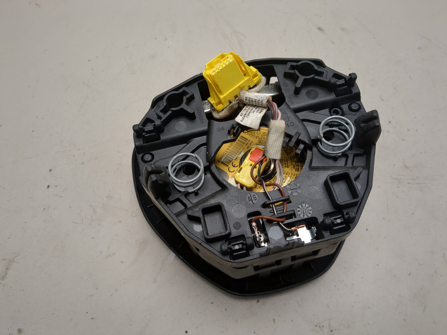 Подушка безопасности в рулевое колесо