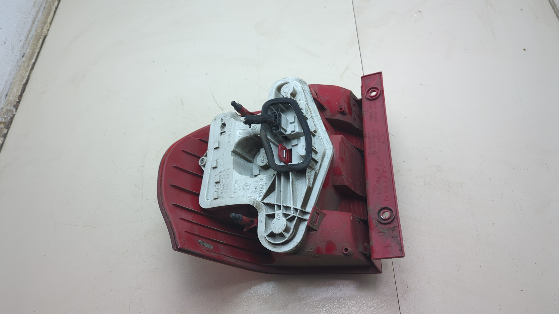 Фонарь задний левый