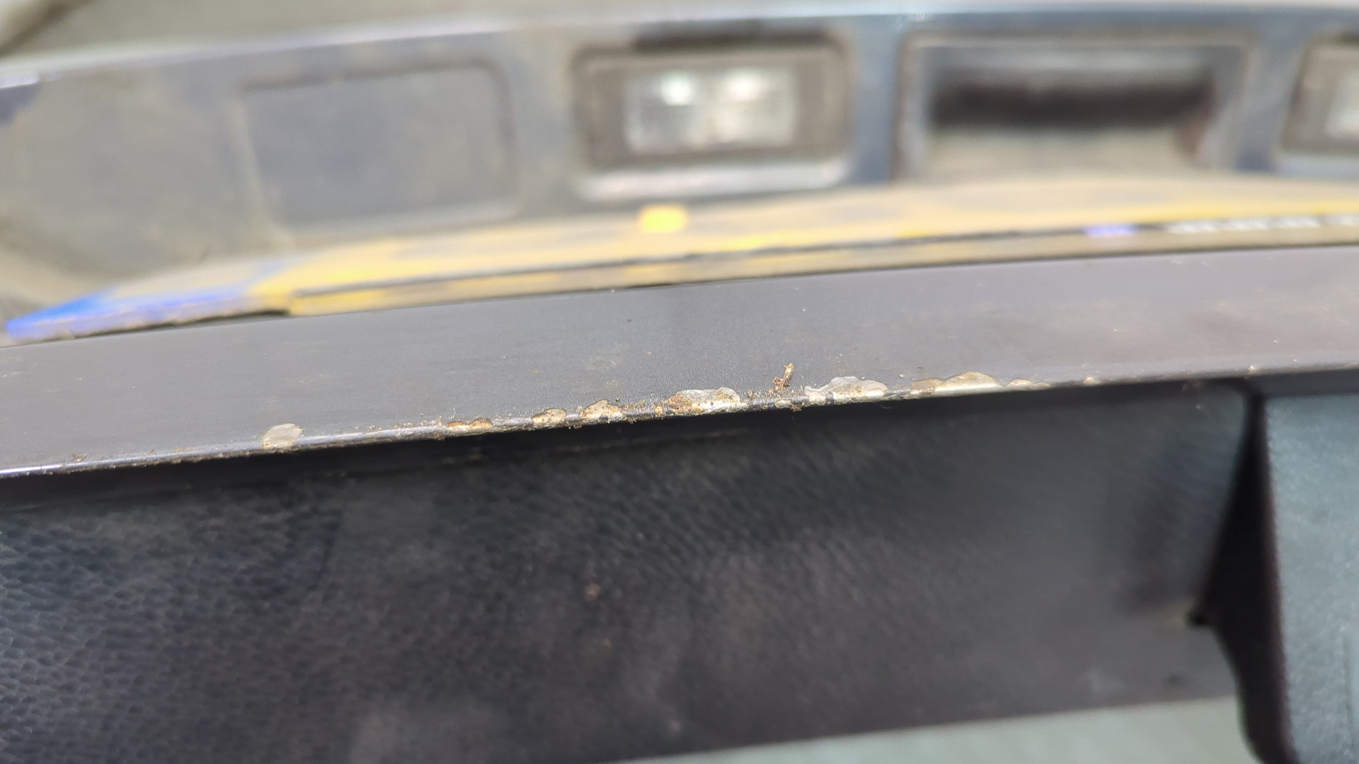 Дверь багажника