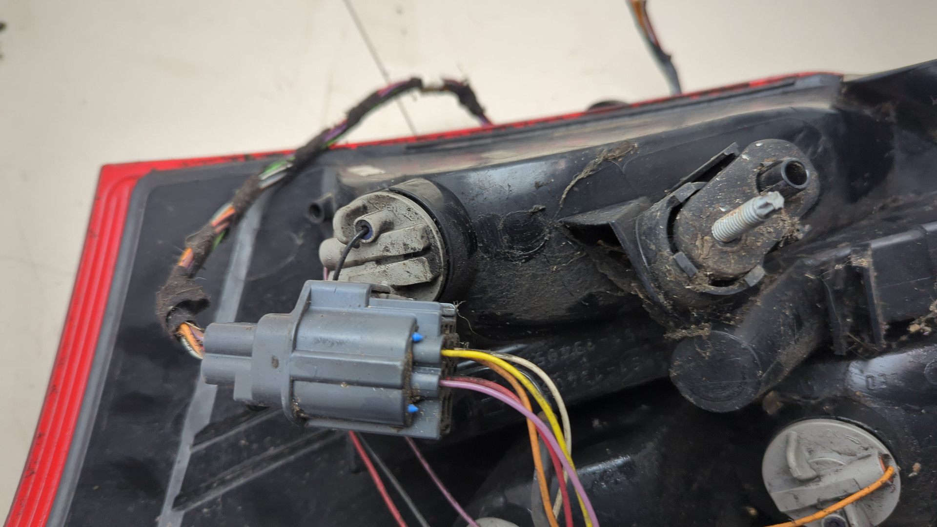 Фонарь задний левый