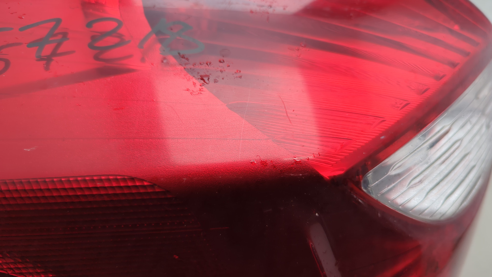 Фонарь задний левый