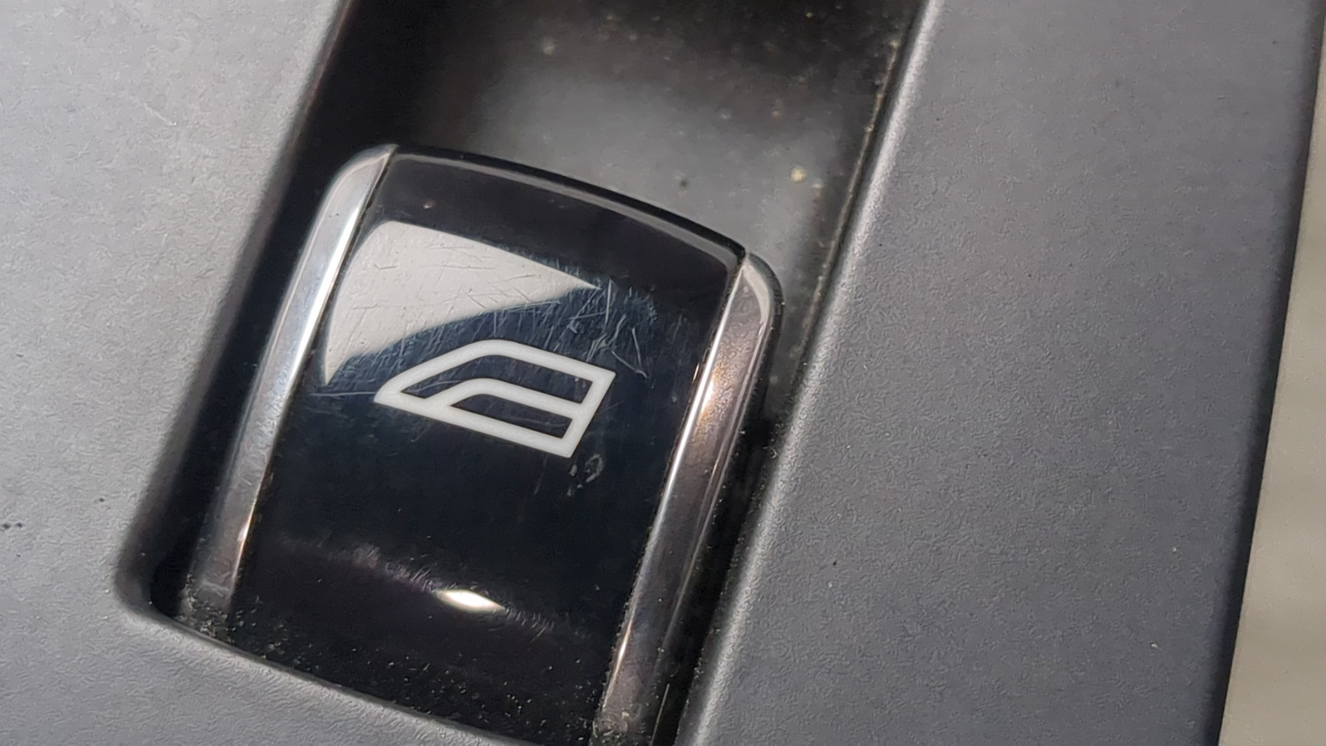 Кнопка стеклоподъемника