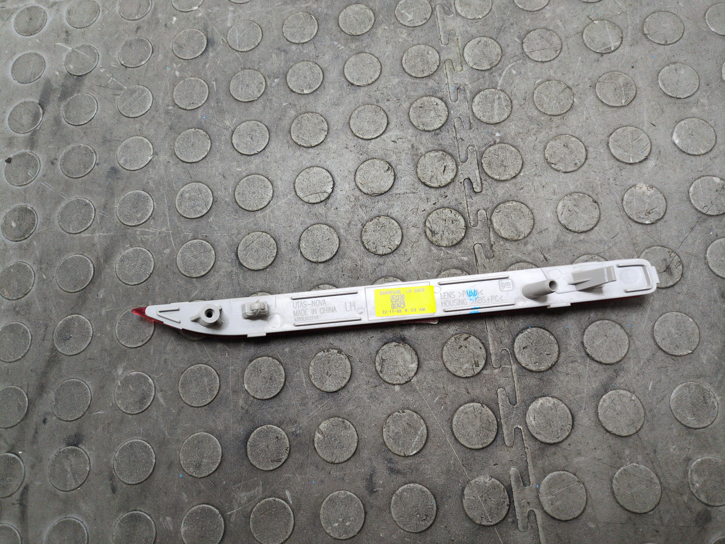 Отражатель в бампер задний левый