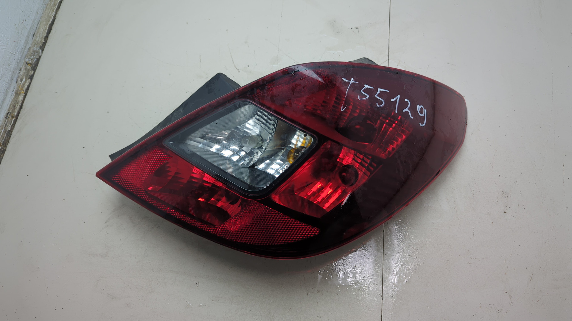 Фонарь задний правый
