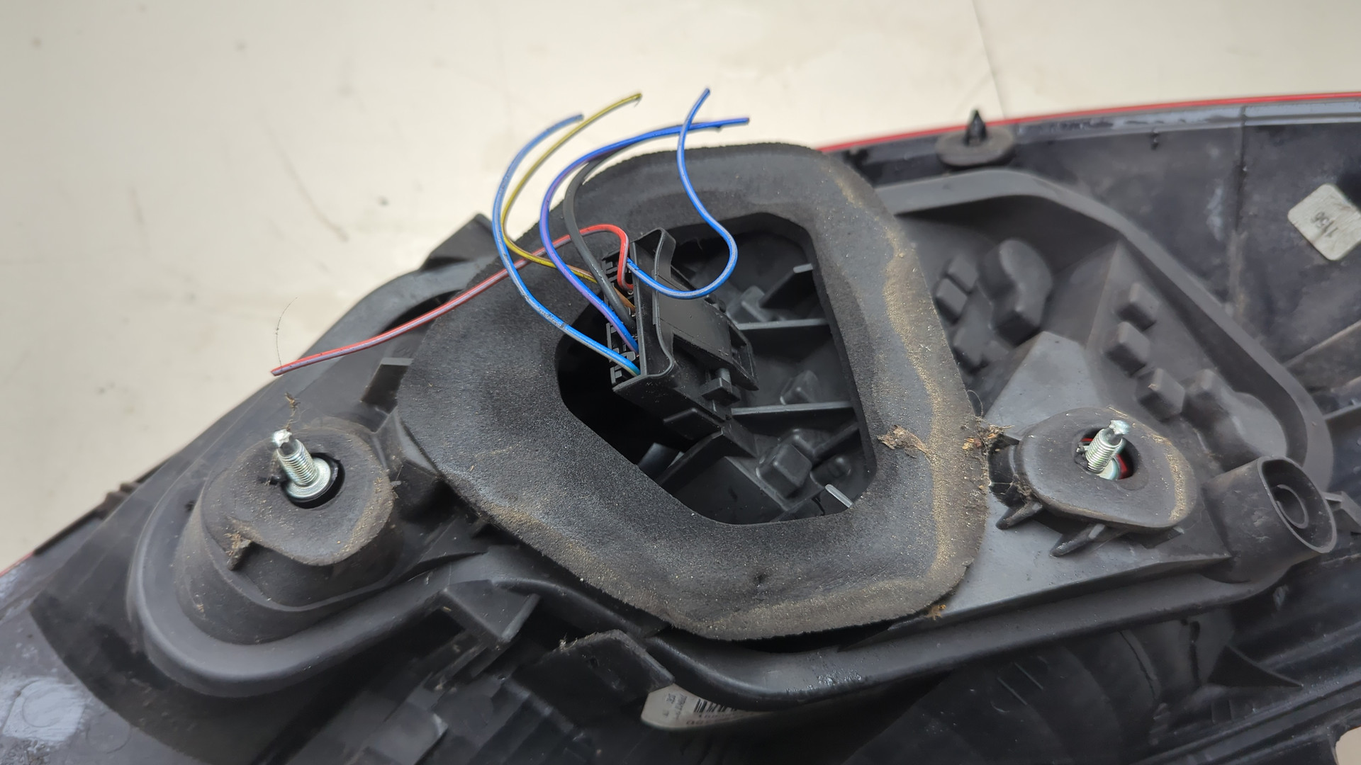 Фонарь задний правый