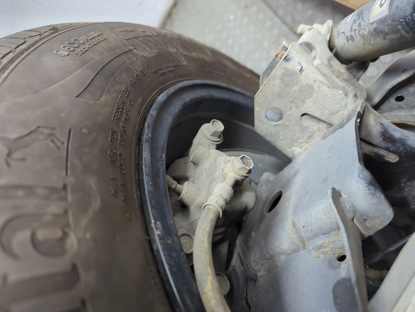 Суппорт задний правый