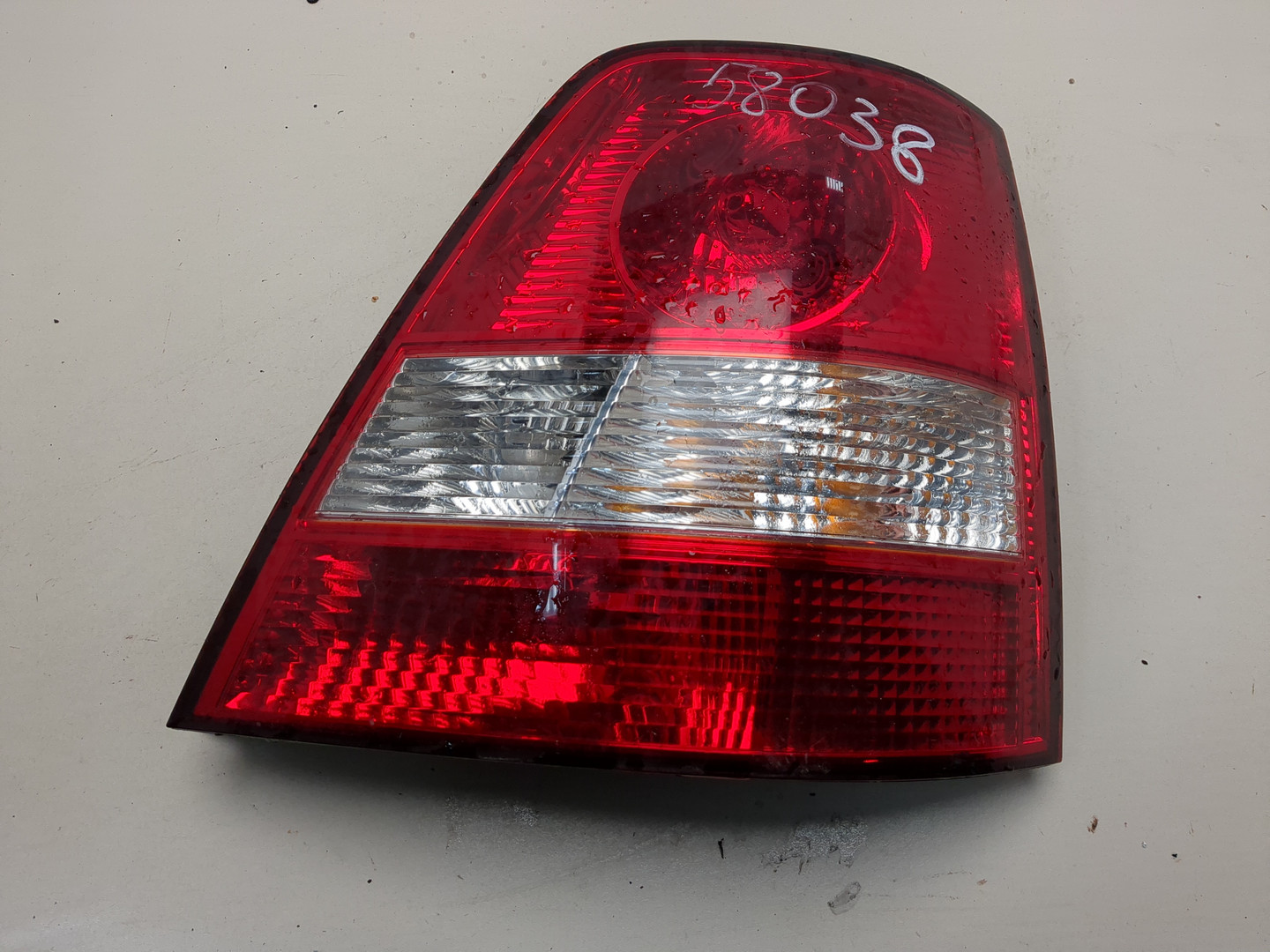 Фонарь задний правый