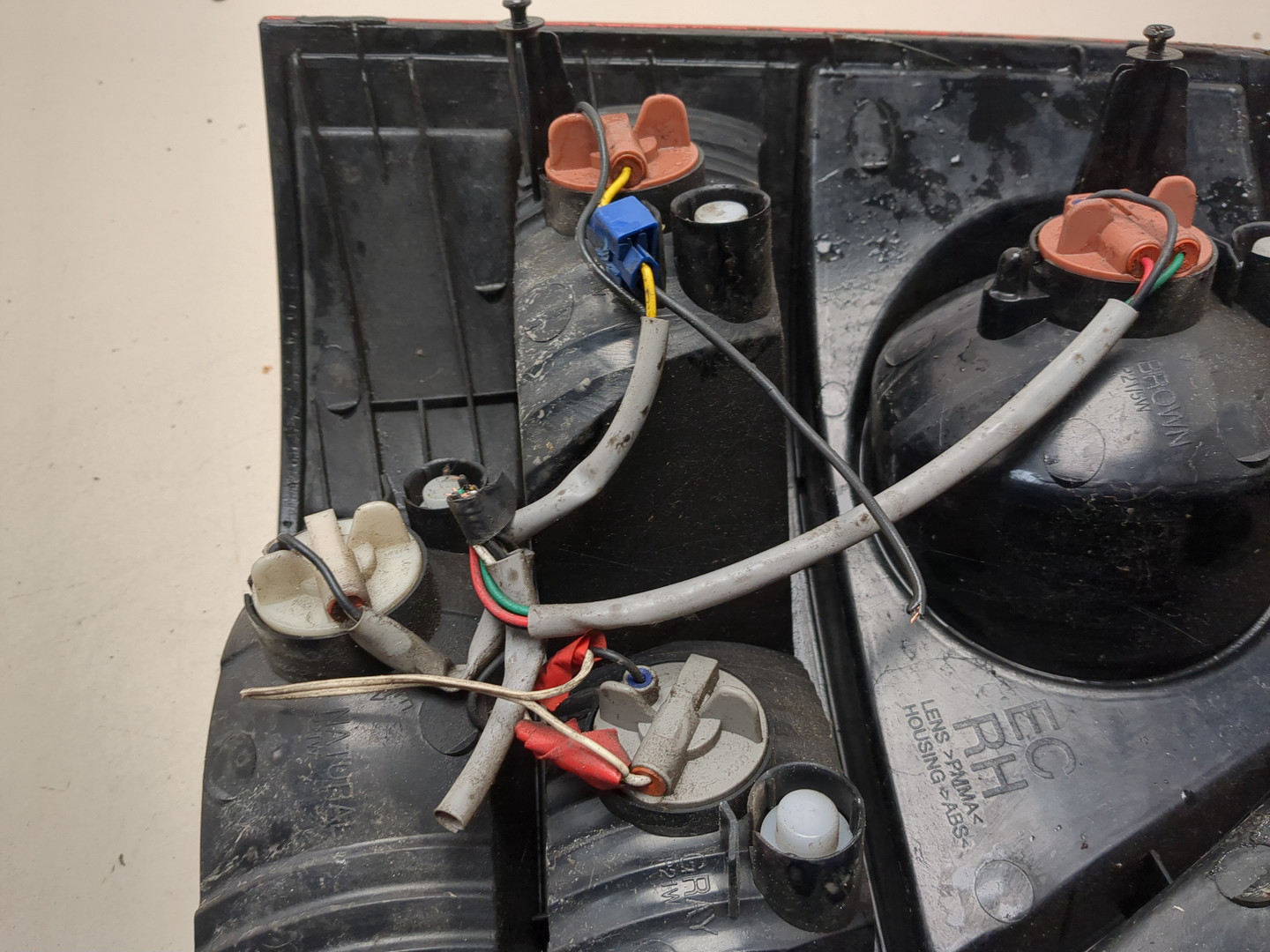 Фонарь задний правый