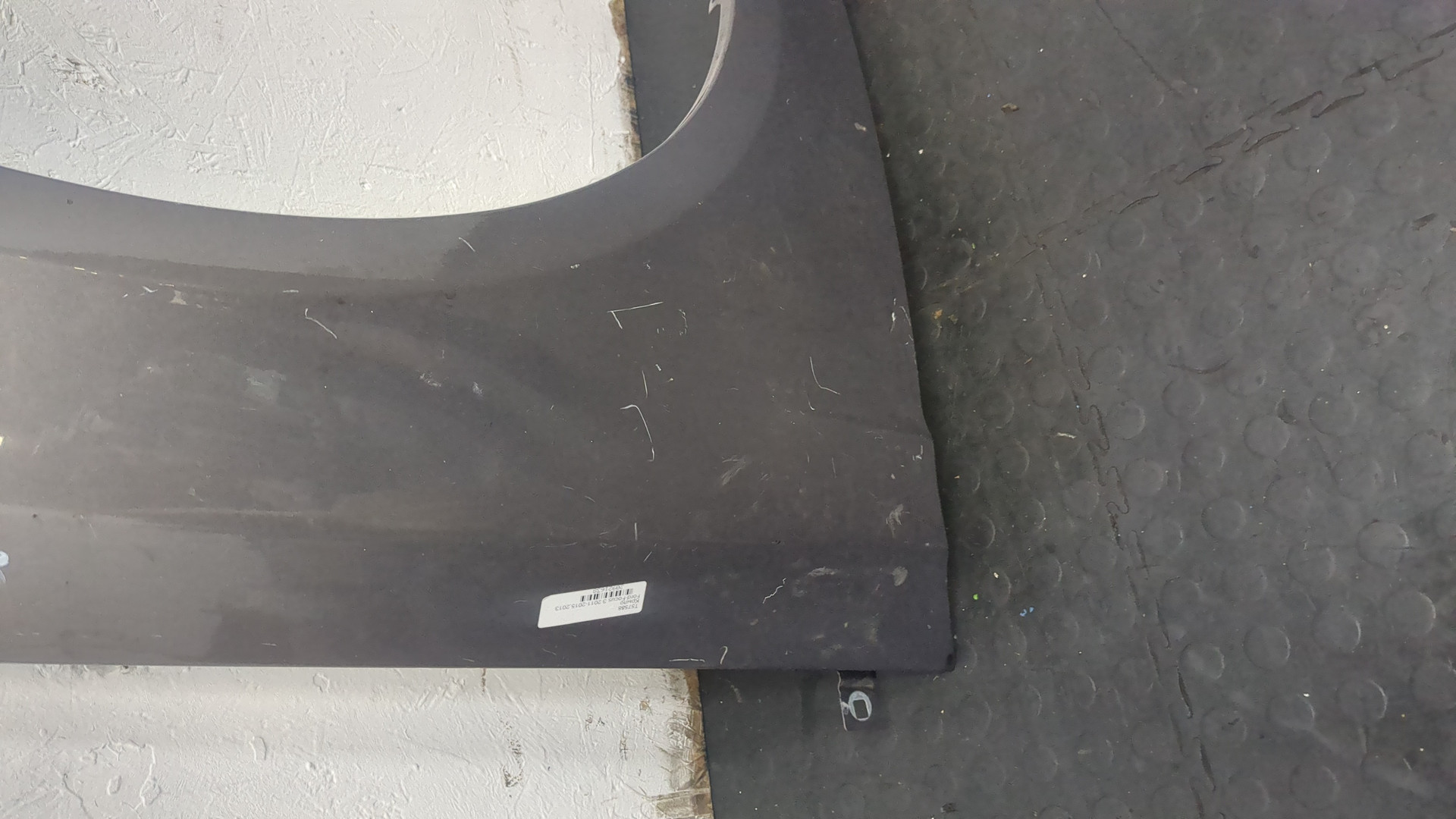 Крыло переднее правое