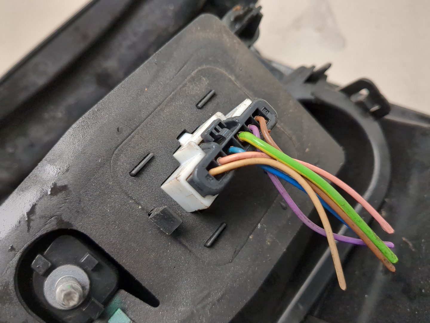 Фонарь задний левый