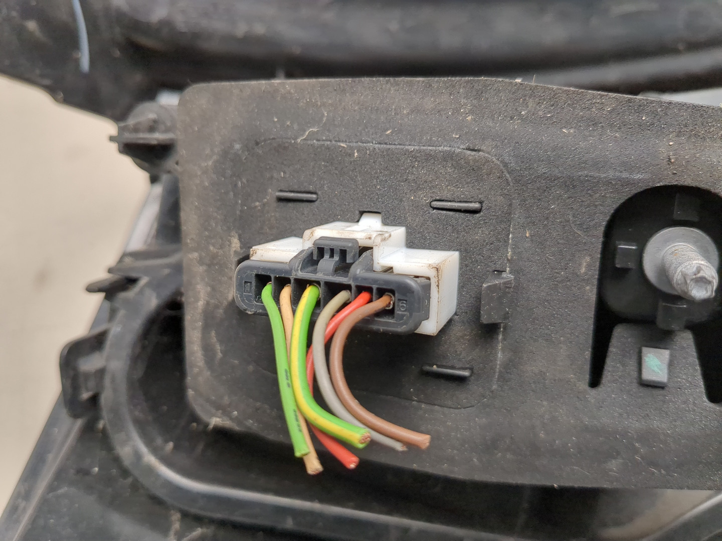 Фонарь задний правый