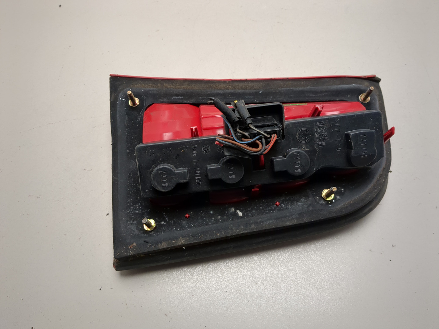 Фонарь задний левый