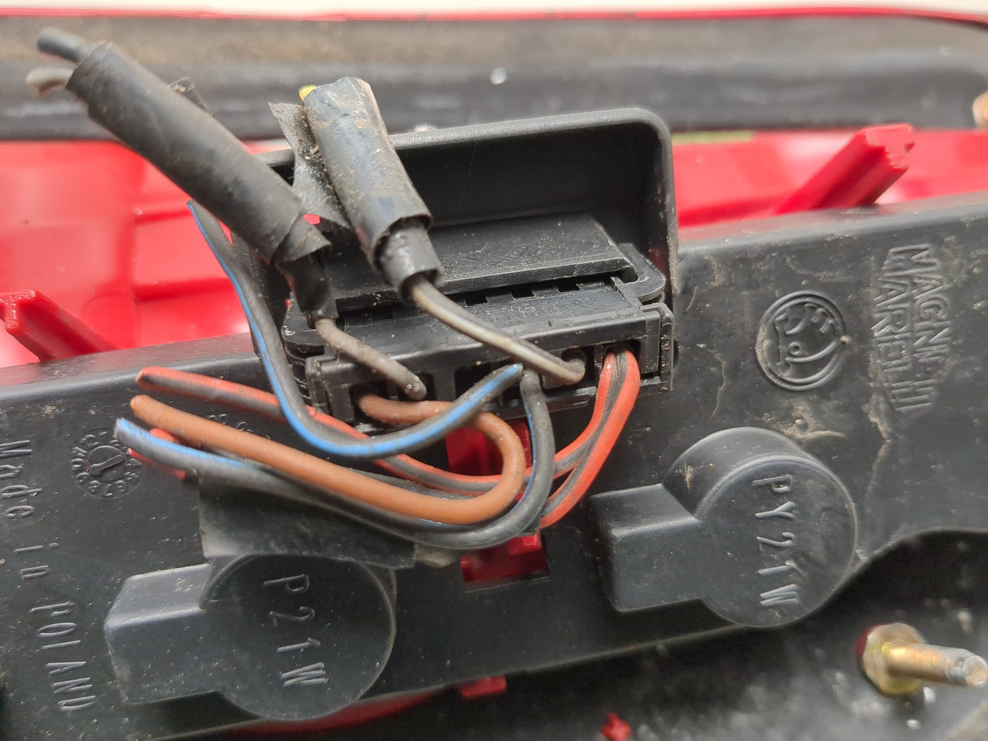 Фонарь задний левый